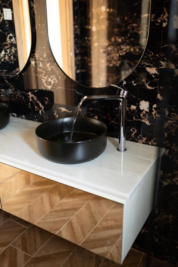 Marble Luxury Hotel *