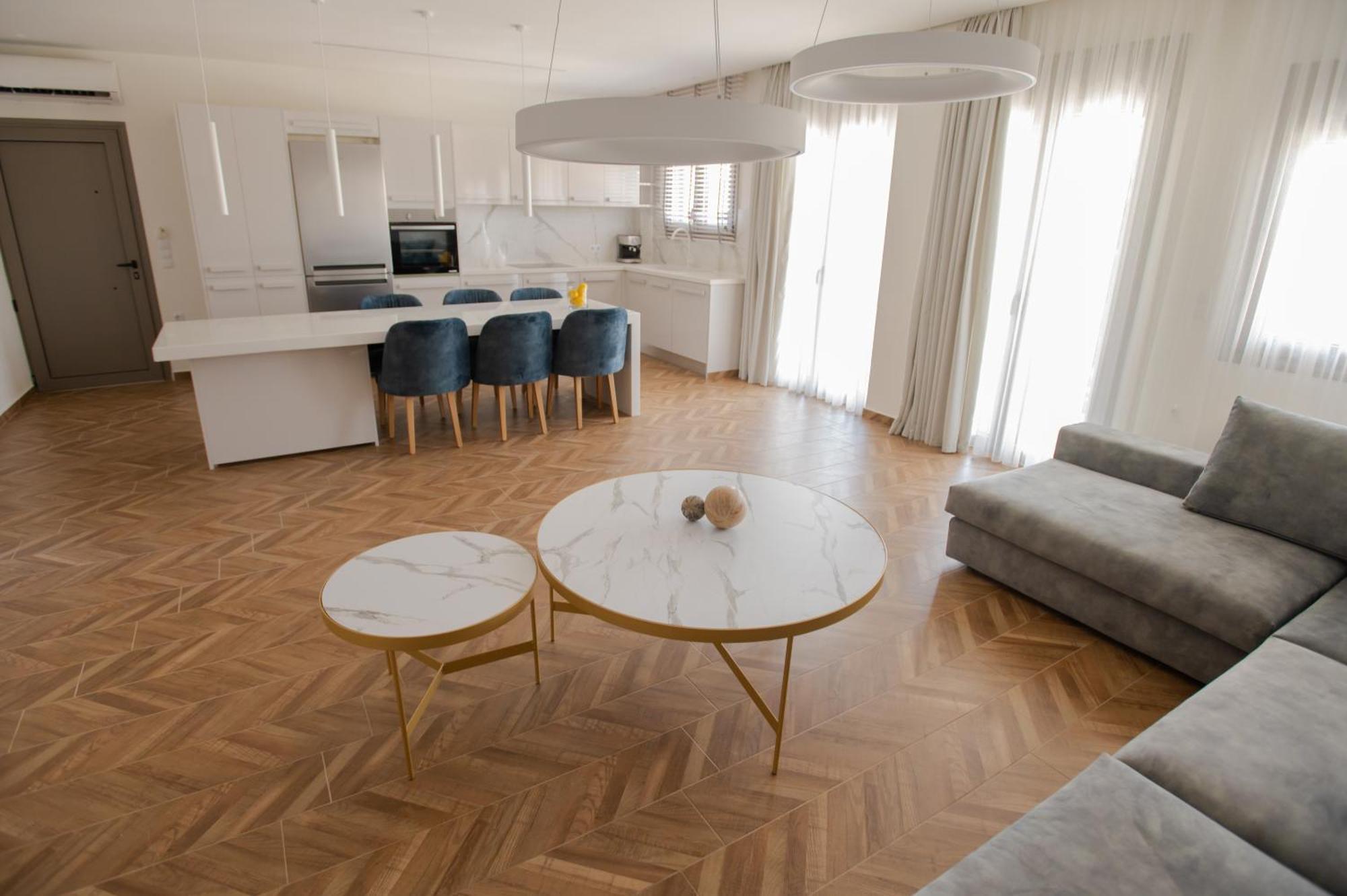 Marble Luxury Hotel *