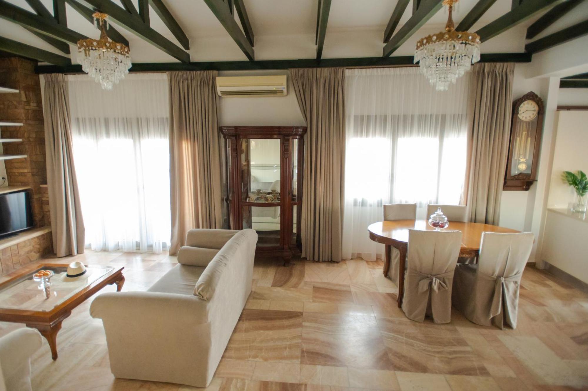 Marble Luxury Hotel *